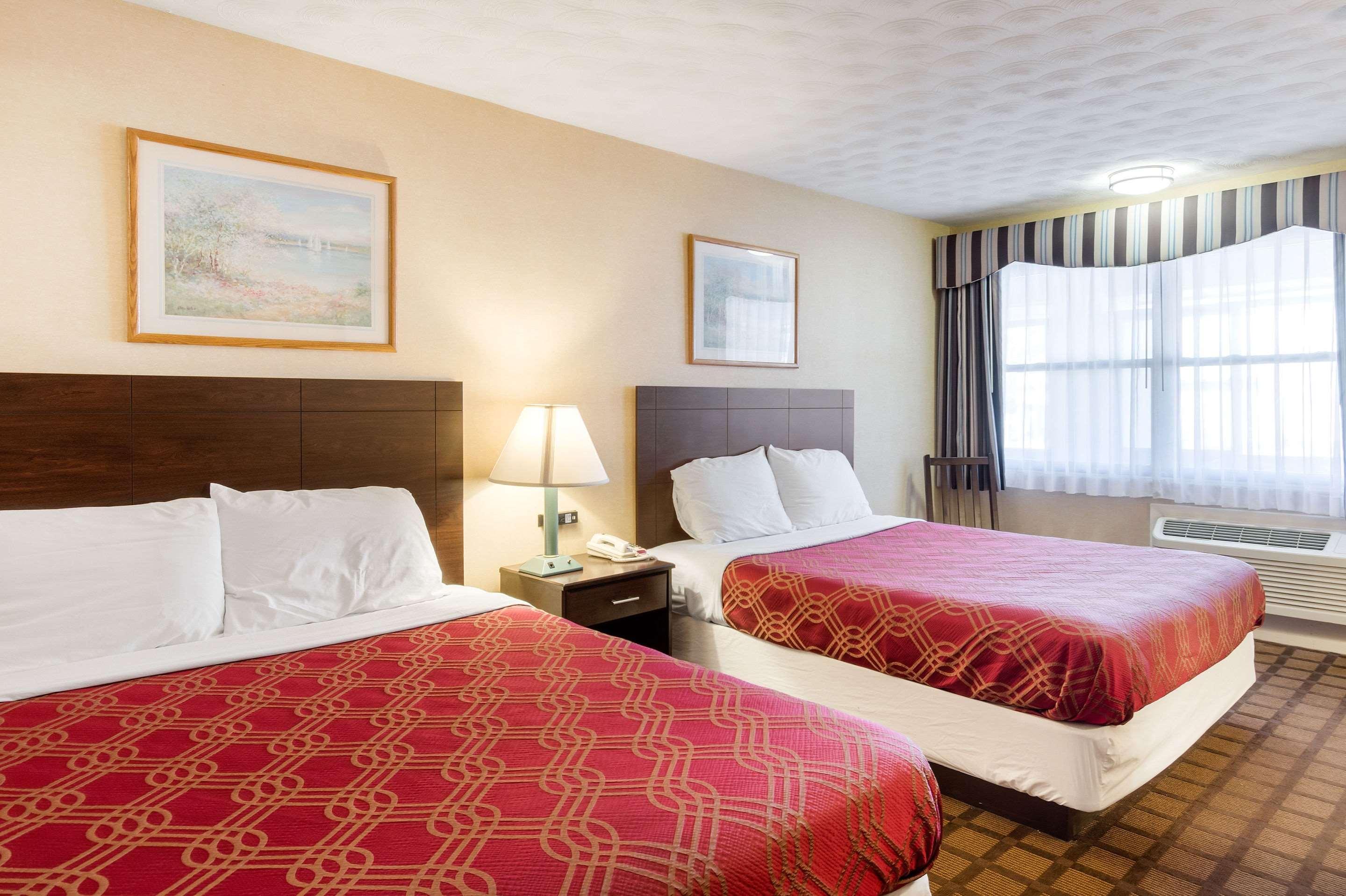อีโคโน ลอดจ์ บอสตัน-มัลเดน Motel มอลเด็น ภายนอก รูปภาพ
